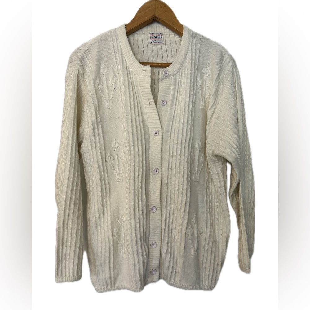 Vintage 1980s Oswal, Cream knit sweater. Long sleeve.